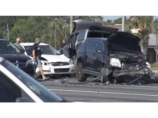 2025. aasta Ford Bronco käigukasti kinnitusviga: maastikul ümbermineku lähedal asuv sädemealarm